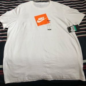 Nike tee